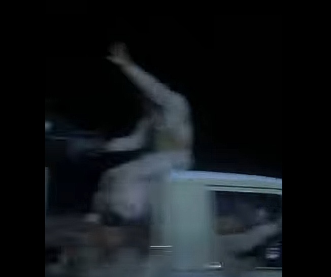 قوات عسكرية كبيرة قادمة من السعودية تصل إلى محافظة المهرة - [فيديو]