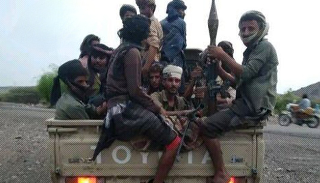 تصاعد التوتر الأمني في الوازعية غرب تعز بعد مواجهات بين مسلحين وقوات طارق صالح