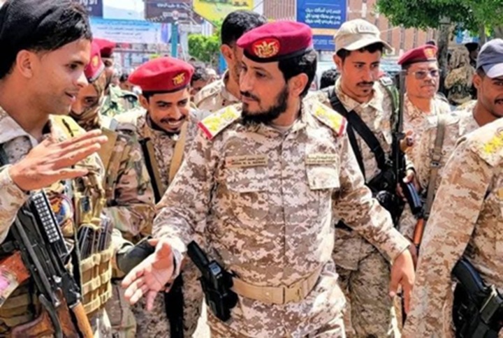 مصادر عسكرية تنفي نقل اللواء الخامس رئاسي من تعز إلى الحدود السعودية