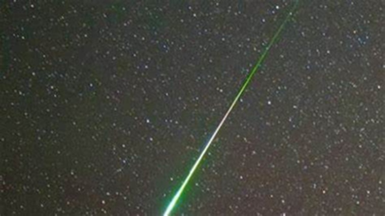 فجر الثلاثاء.. سماء اليمن والوطن العربي على موعد مع ذروة شهب الدبيات