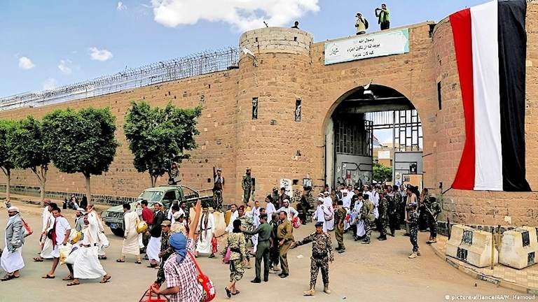 بسبب الإهمال الطبي.. وفاة معتقل من أبناء البيضاء بالسجن المركزي بصنعاء بعد احتجاز دام أكثر من 7 سنوات