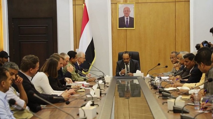 محافظ حضرموت يبحث مع سفير ألمانيا دعم خطط التنمية والتعافي الاقتصادي بالمحافظة