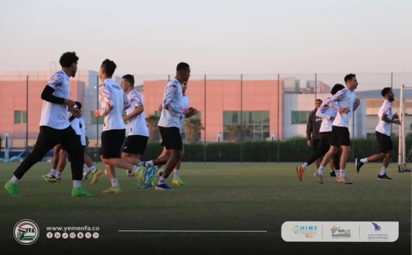 منتخب اليمن يغادر إلى قطر استعداداً لمواجهة جزر القمر في الملحق المؤهل لكأس العرب