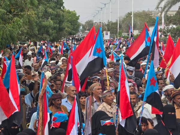 المجلس الانتقالي يتهم القوات الحكومية بعدن بالقمع ويطالب بالإفراج عن معتقليه