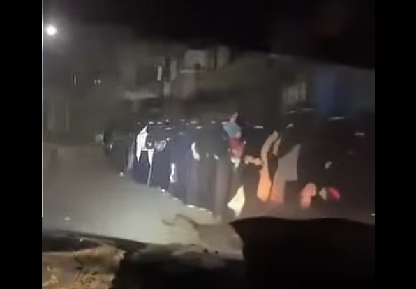 طوابير الفجر أمام مستشفى سعودي في حجة تكشف عمق الأزمة الإنسانية بمناطق الحوثيين - [فيديو]