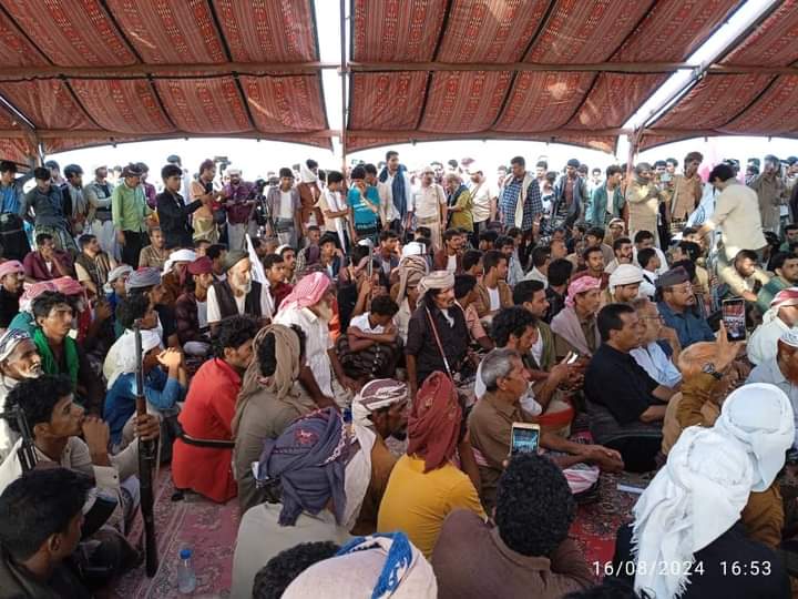 قبائل حضرموت تطالب بوقف استحداث مواقع عسكرية جديدة وتدعو لتمكين أبناء المنطقة أمنياً