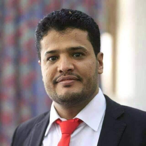 صحفي في مأرب يكتشف محاكمته سرًا بعد الإفراج عنه