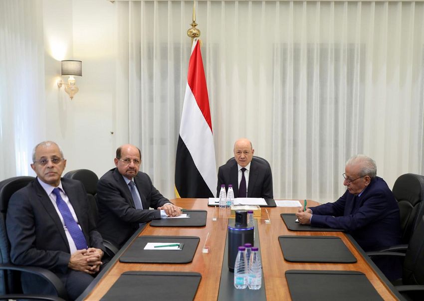 رئيس مجلس القيادة يوجّه البعثات الدبلوماسية نحو تعزيز وحدة الدولة ورفض الإجراءات الأحادية