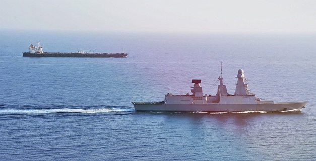 الاتحاد الأوروبي يمدد عملية "أسبيدس" لحماية الملاحة في البحر الأحمر لعام إضافي