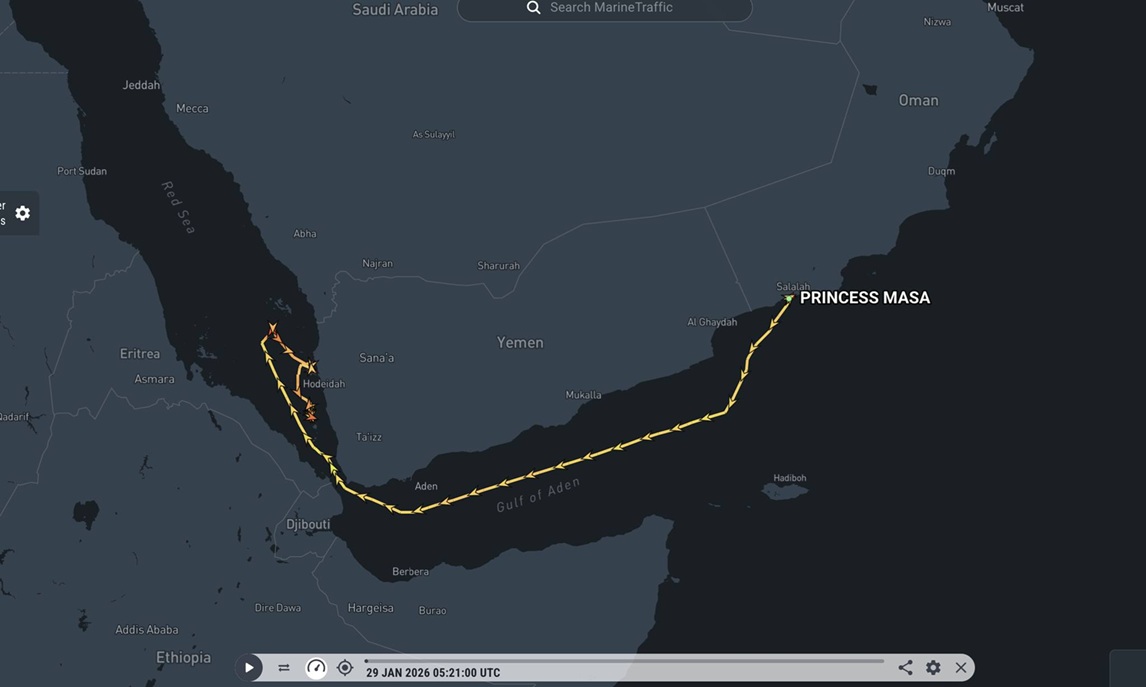 الكشف عن تسلل سفينتين إلى ميناء خاضع لسيطرة الحوثيين غربي اليمن