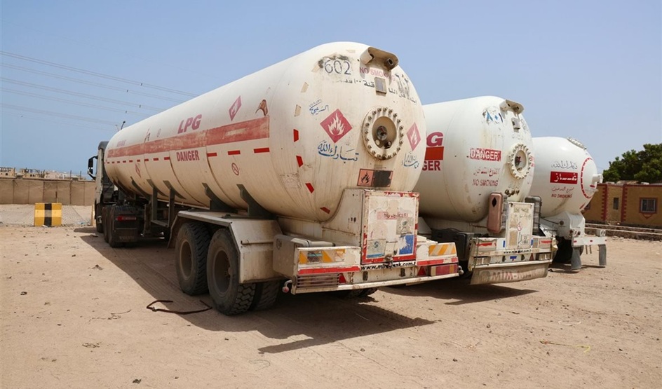 بن لزرق يفجر مفاجأة بشأن أسباب أزمة الغاز التي تضرب عدة محافظات جنوبي اليمن