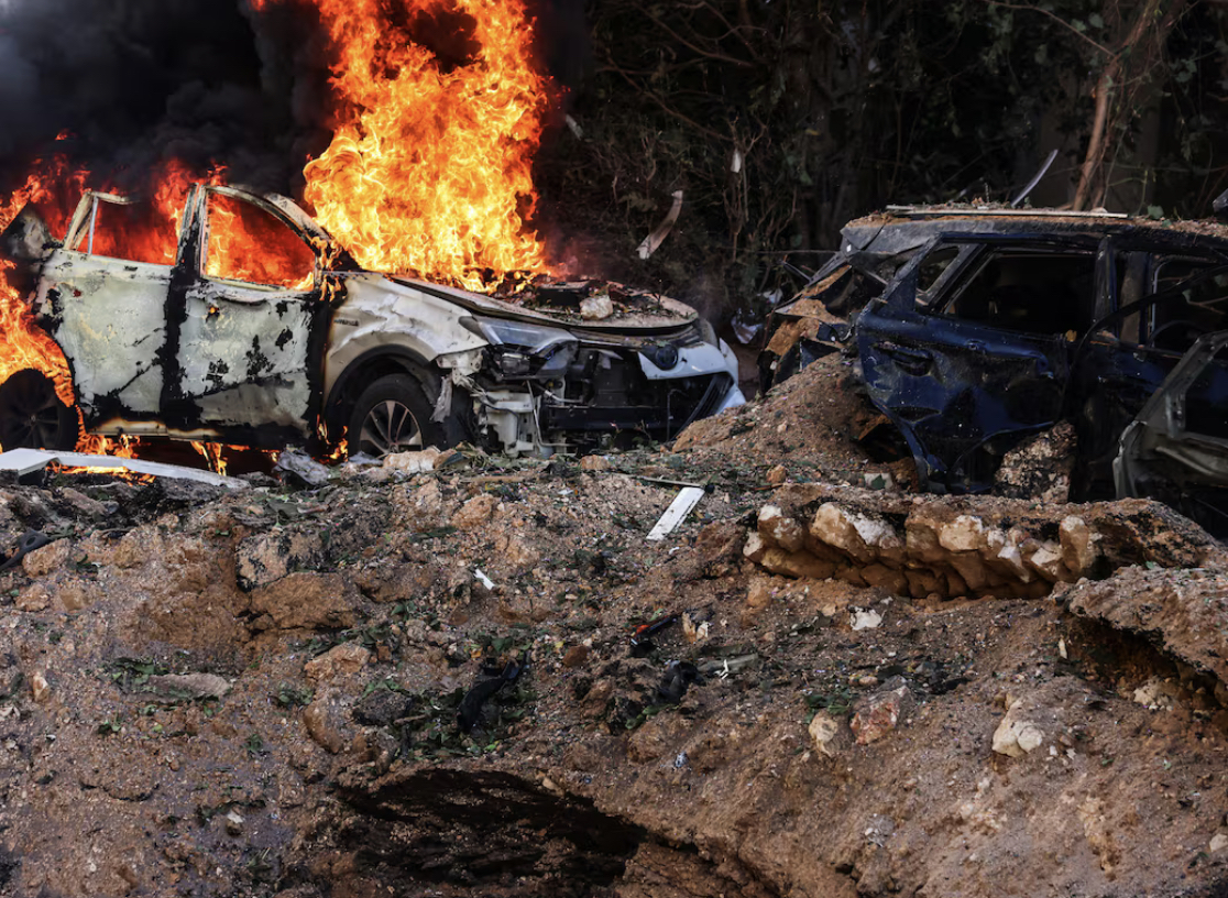 إيران وإسرائيل تتبادلان القصف الجوي وسط نفي طهران لمفاوضات أمريكية