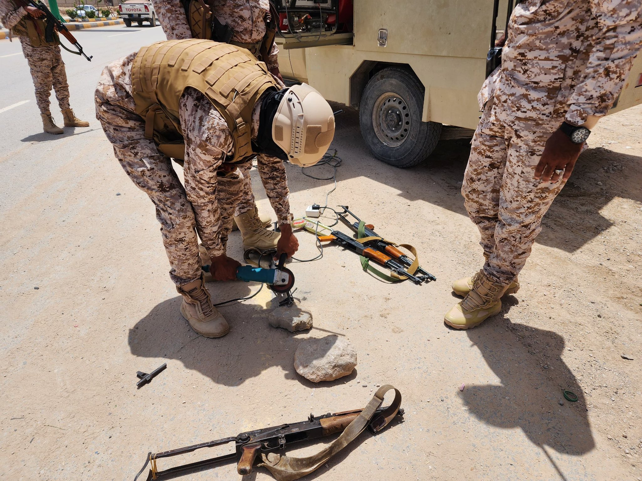 قوات درع الوطن تؤكد استمرار حملة منع حمل السلاح في مدن وادي حضرموت