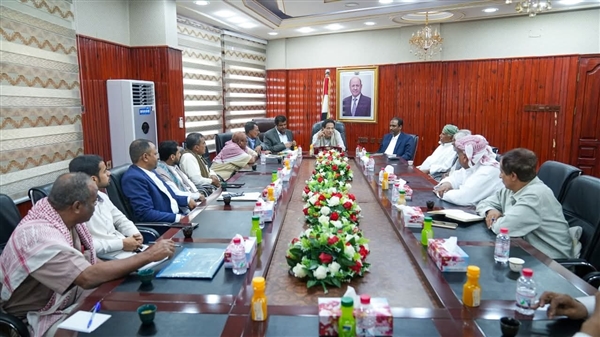 محافظ المهرة يشيد بدور القوى السياسية في دعم استقرار المحافظة