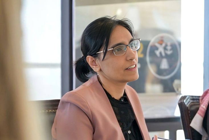 السفيرة البريطانية تشيد بشجاعة النساء اليمنيات وتؤكد دعم بلادها لحقوقهن