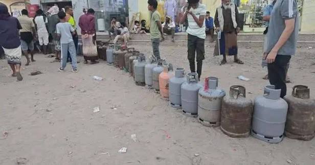 اتهامات بتهريب 70% من مخصصات الغاز وراء تفاقم الأزمة في المحافظات المحررة