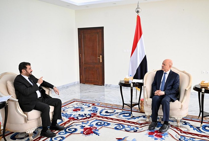 الرئيس العليمي يلتقي رئيس الجهاز المركزي للرقابة والمحاسبة ويؤكد المضي في مسار الإصلاحات الشاملة