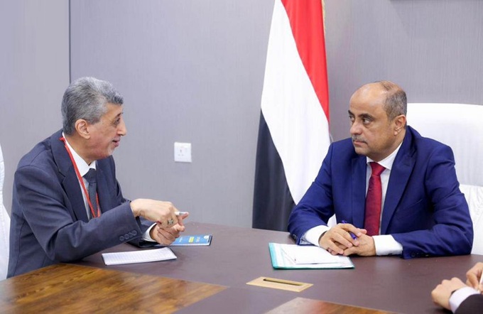 رئيس الحكومة اليمنية: القطاع الخاص حجر الزاوية في التعافي الاقتصادي وحريصون على حل الإشكالات التي تواجهه