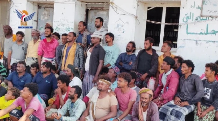 عودة 48 صيادا يمنيا إلى الحديدة بعد 12 يوما من الاختطاف والتعذيب في السجون الإريترية