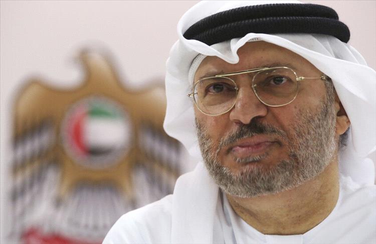 مستشار الرئيس الإماراتي يعلن موقفه من تصعيد الانتقالي جنوب اليمن