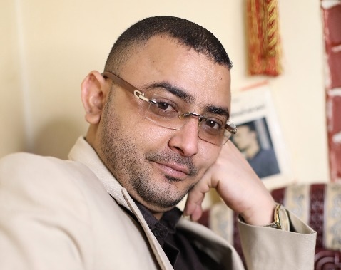 الصحفي محمد المياحي ينشر أول مقال بعد خروجه من سجن الحوثيين... ماذا قال