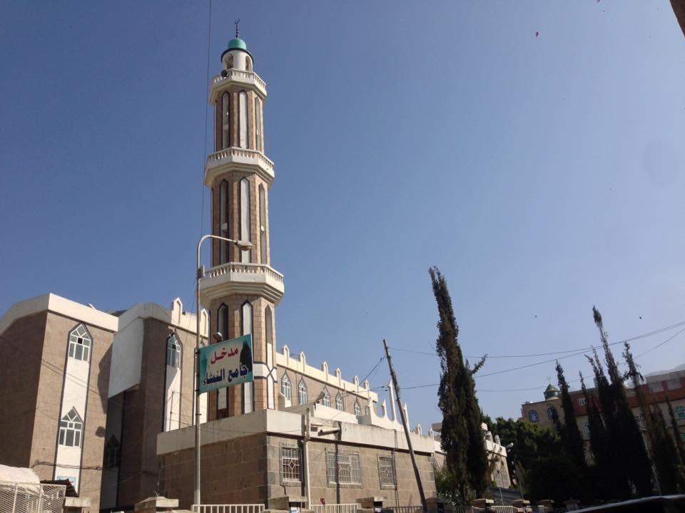 مليشيات الحوثي تقطع التيار الكهربائي عن مساجد في إب لمنع إقامة التراويح 