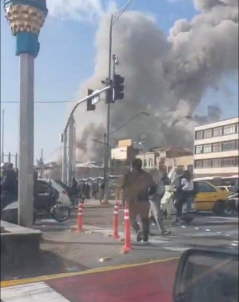 أول تعليق للحوثيين بشأن الهجوم الإسرائيلي الأمريكي على إيران