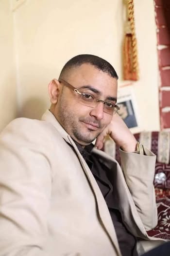 بعد أكثر من عام من المعاناة… مليشيا الحوثي تفرج عن الكاتب محمد المياحي