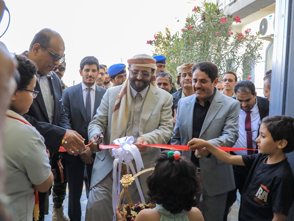 العرادة يدشّن مشاريع خدمية وتنموية جديدة في مأرب لتحسين البنية التحتية والمشهد الحضري