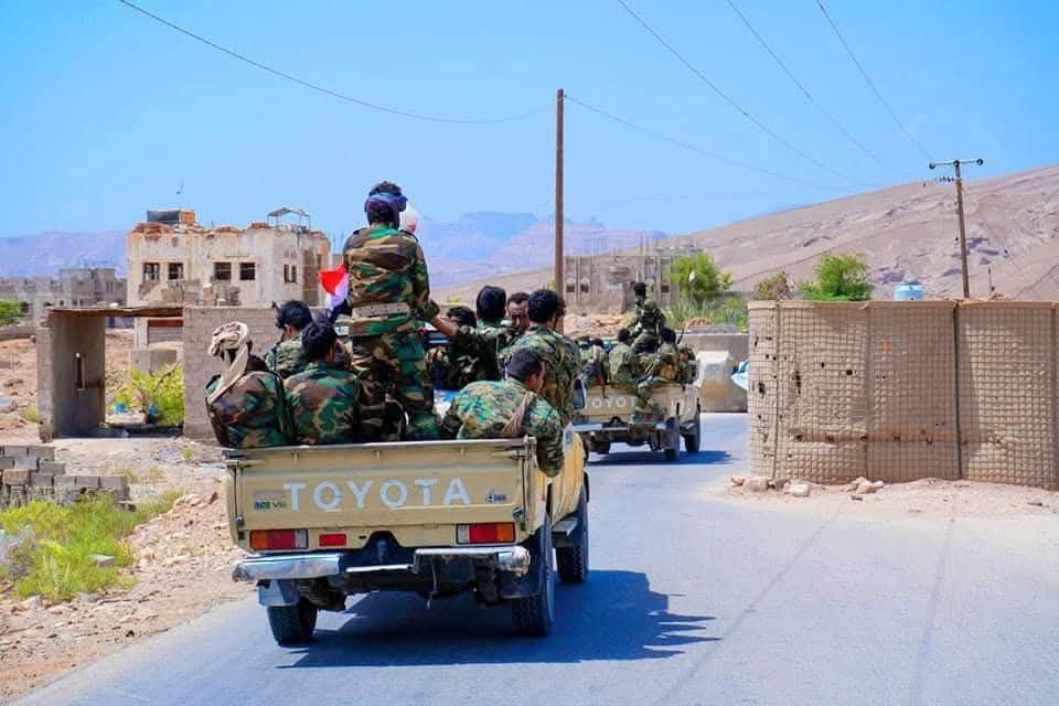 قوات مشتركة ترفع قطاعًا قبليًا في شبوة بعد اشتباكات احتجاجًا على اعتقال الشيخ القميشي