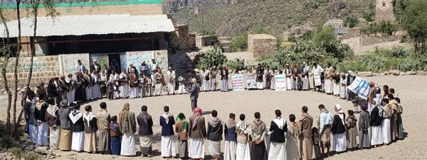 ذمار.. الحوثيون يُجبرون الأهالي على المشاركة في وقفات تعبئة تمهيدًا لتجنيد قسري