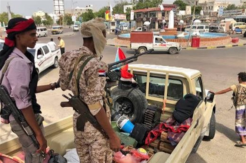 قوات تتبع الانتقالي تسيطر على مقر الجهاز المركزي لأمن الدولة في عدن وتتمركز بداخله