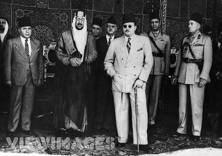 الملك فاروق وولي العهد الأمير سعود بن عبد العزيز آل سعود