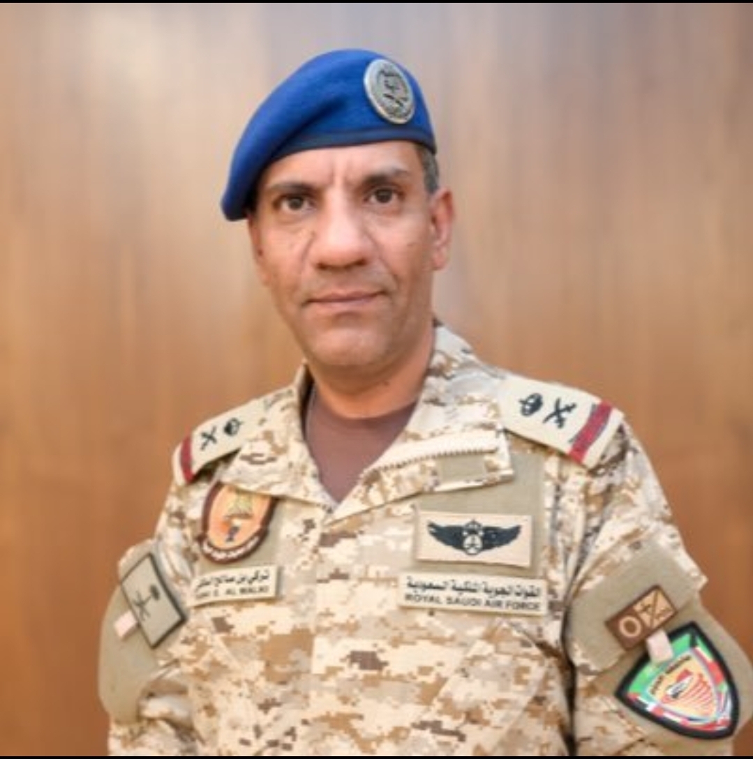 قيادة التحالف توضح تفاصيل حادثة دخول سفينتين إماراتيتين إلى ميناء المكلا