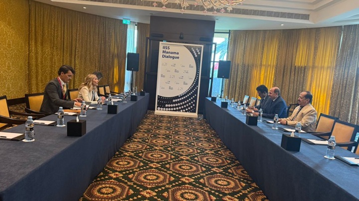 الزنداني يبحث مع دبلوماسي سويسري جهود دعم مسار السلام في اليمن